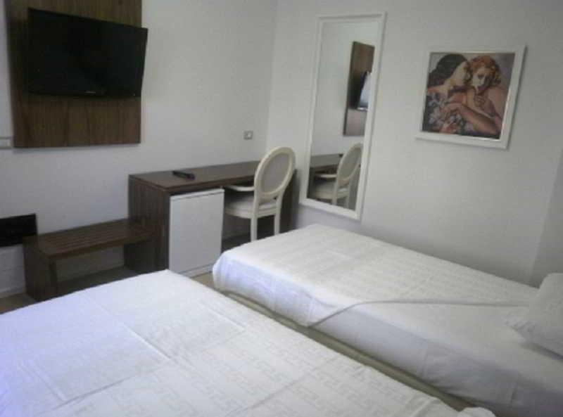 Hotel Golden , Tirana
