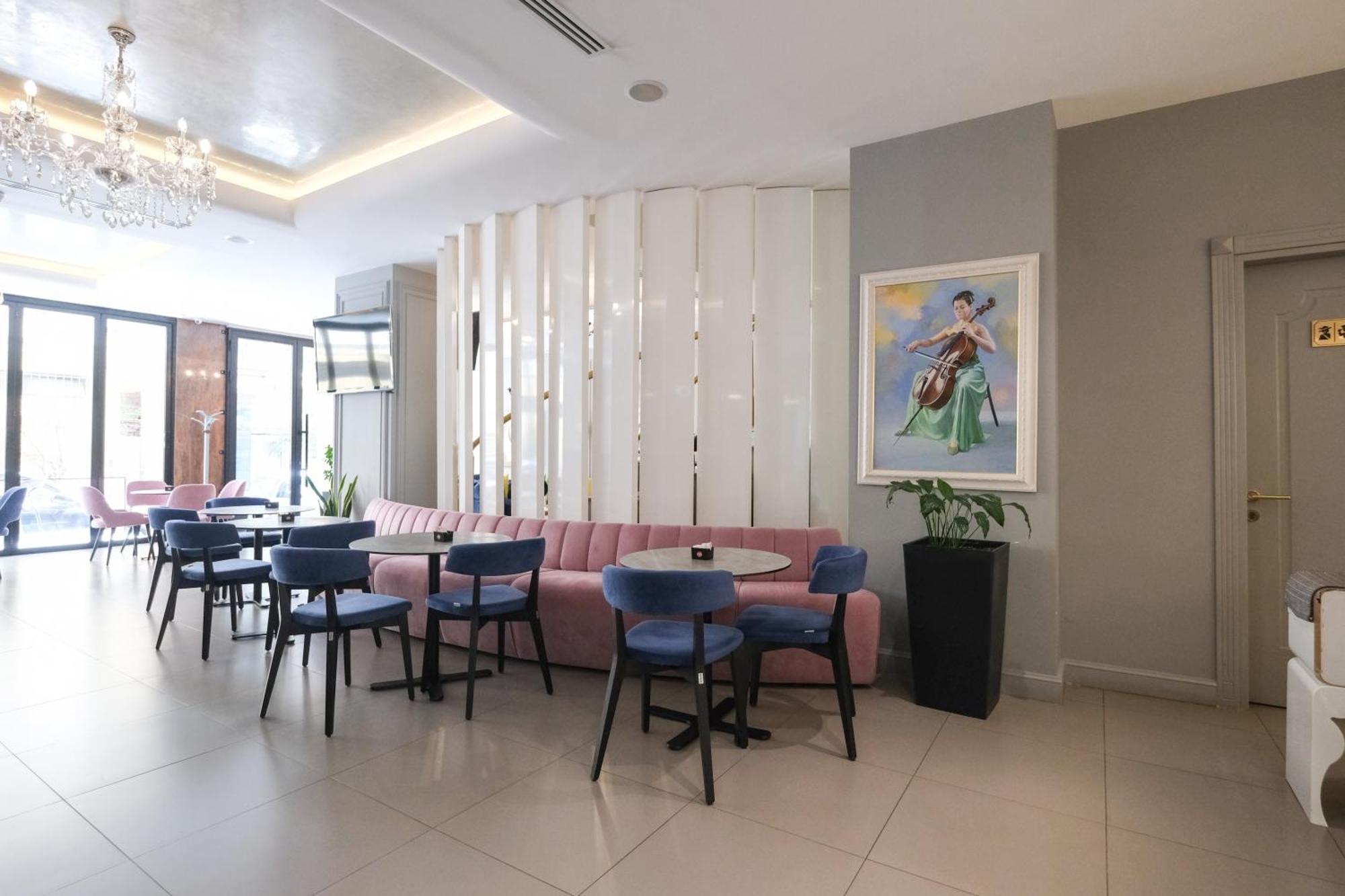 Golden , 3* Tirana