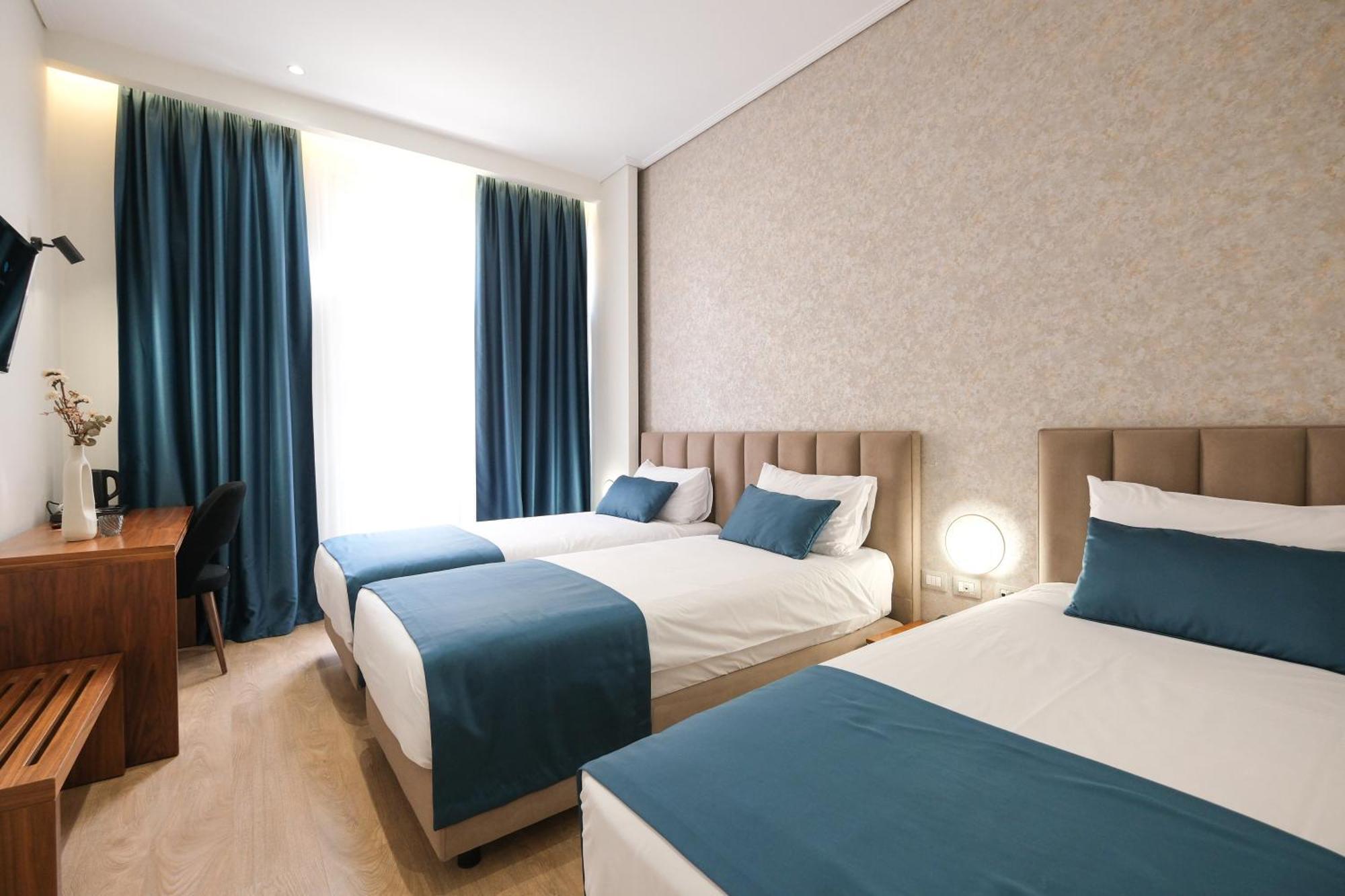 Hotel Golden , 3*