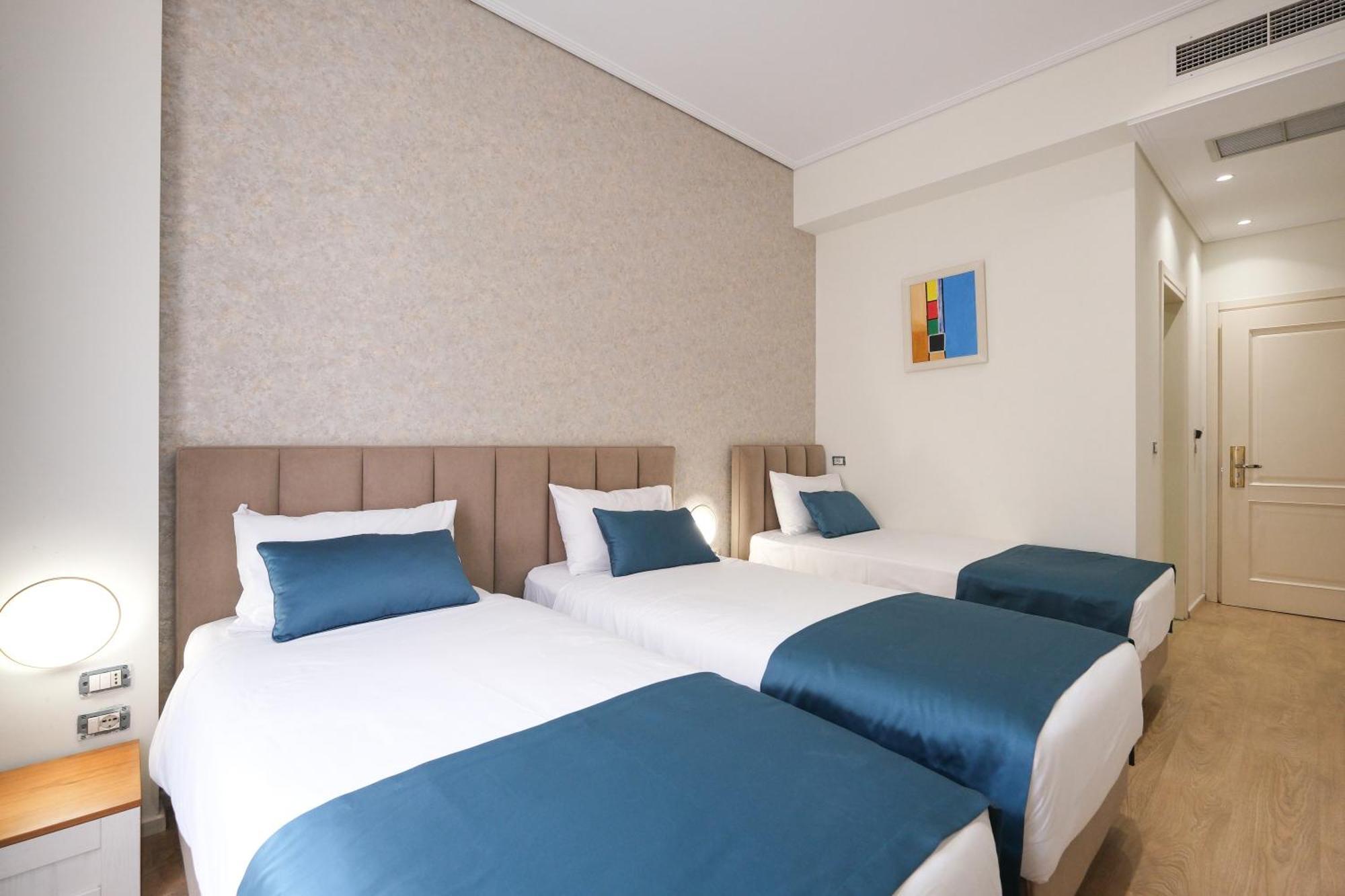 Hotel Golden ,