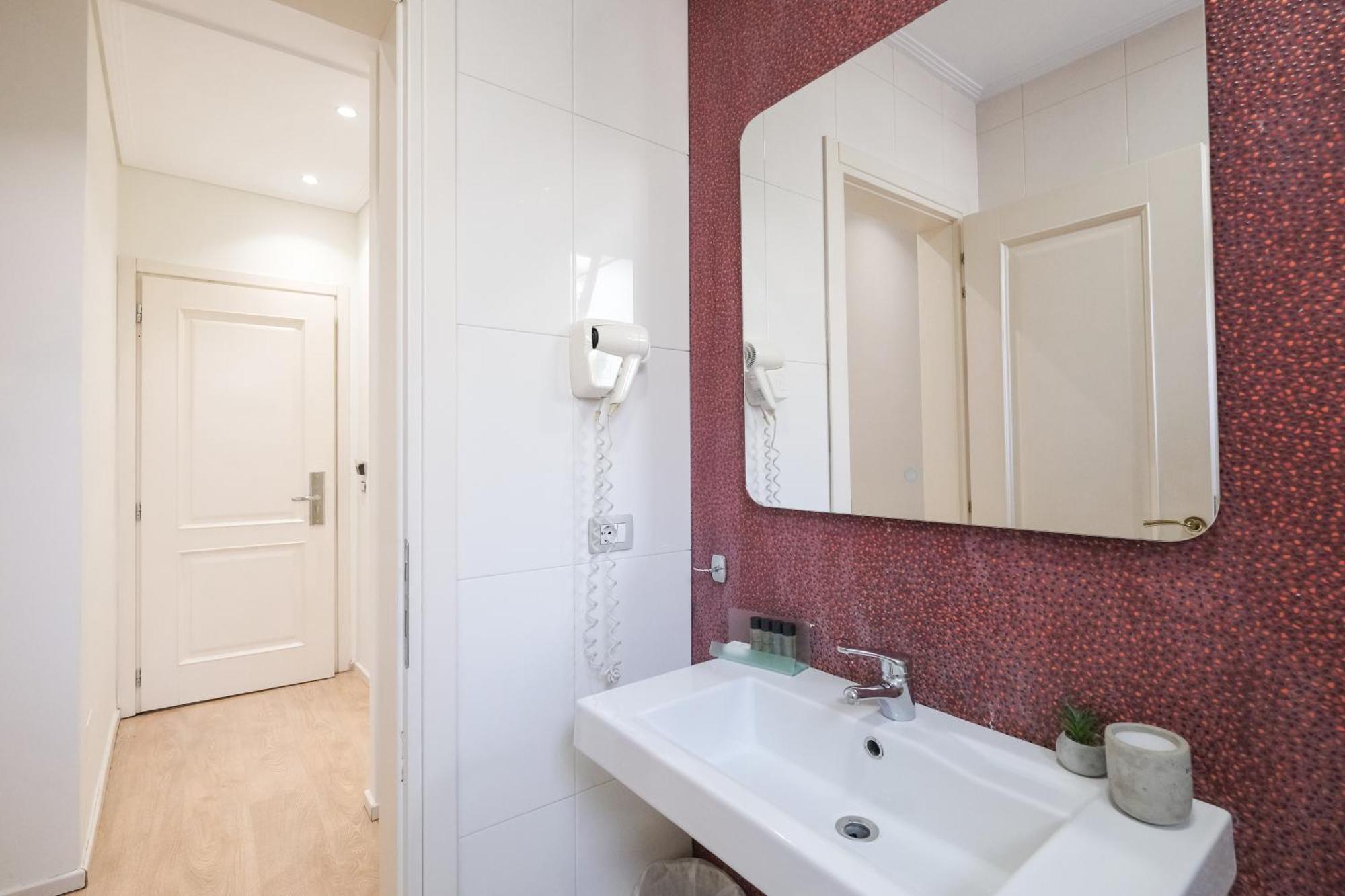 Hotel Golden , 3*
